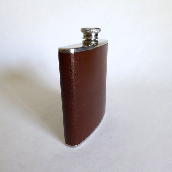 VINTAGE GUARANTEED HIP FLASK 18-8 STAINLESS STEEL & BROWN LEATHER? VINYL? (USED) - Picture 2 of 10